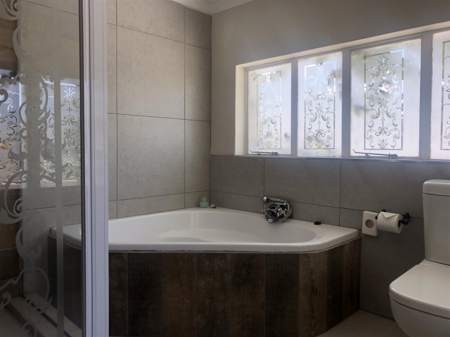 7 Bedroom Property for Sale in Parys Free State